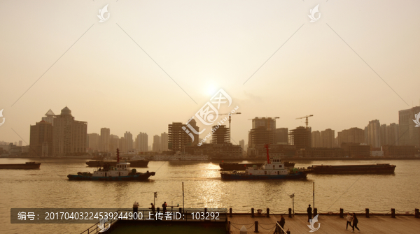 上海黃浦江畔風(fēng)光
