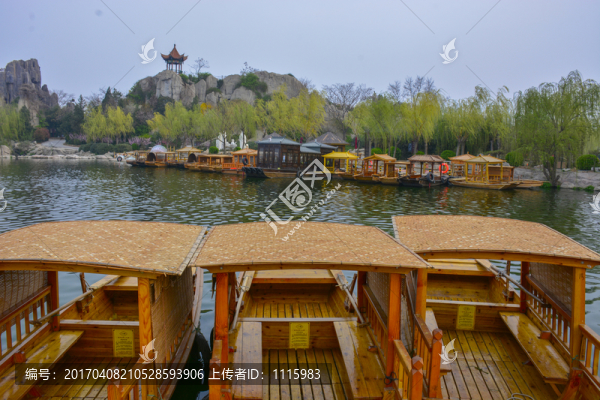 旅游觀光船