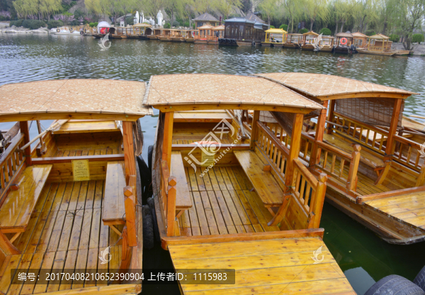 旅游觀光船