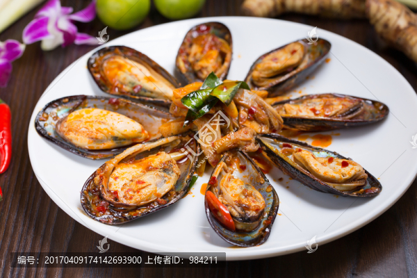 辣椒膏炒青口