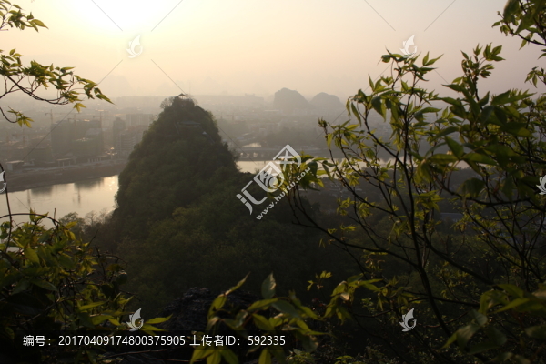 疊彩山