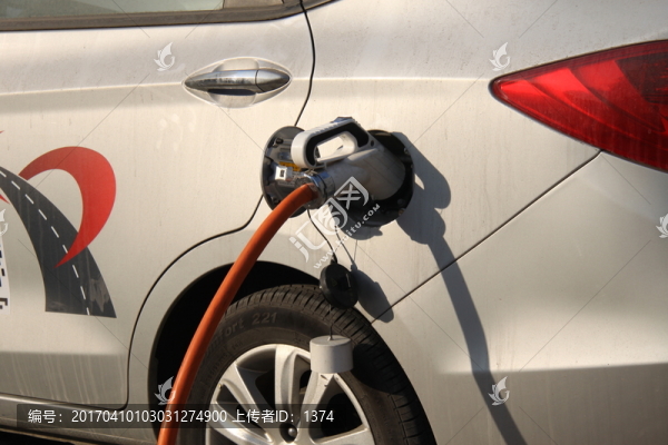 電動汽車充電
