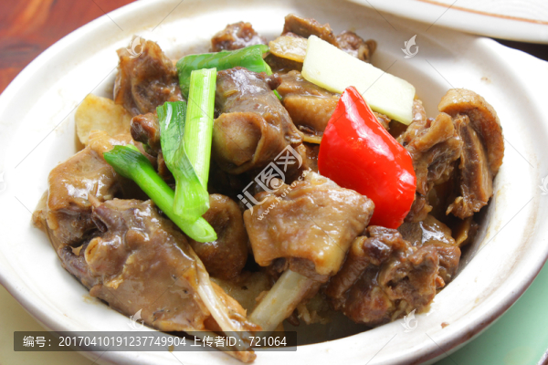 農(nóng)家檸檬燜鴨,農(nóng)家菜