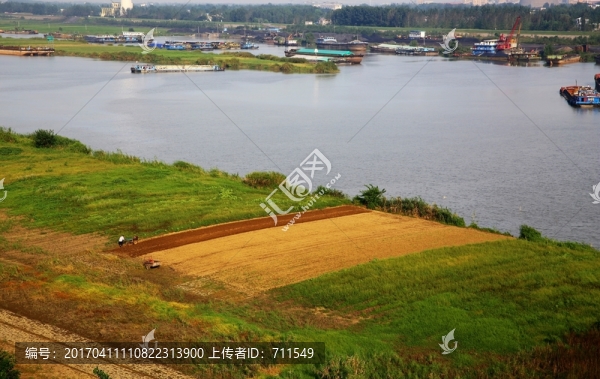 淮南淮河岸