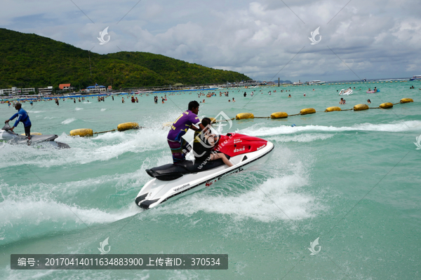 芭提雅,金沙島,海邊,藍(lán)天,白