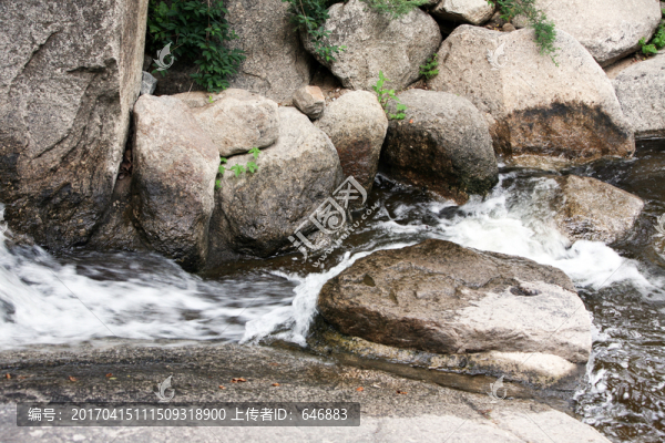 小溪流水,山間瀑布,山中溪流