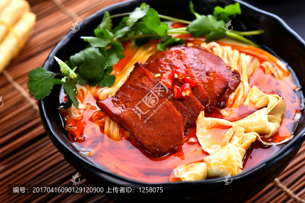 麻辣牛肉腐竹面