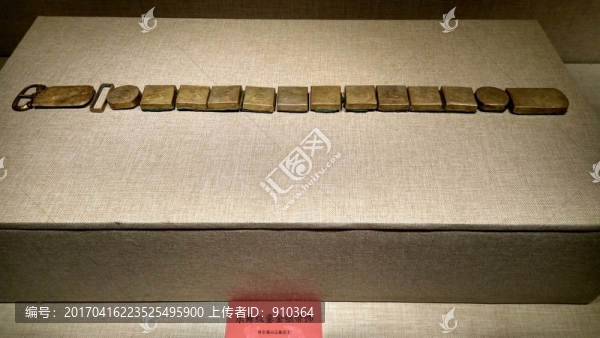 遼墓出土,樂舞紋鎏金銀帶飾