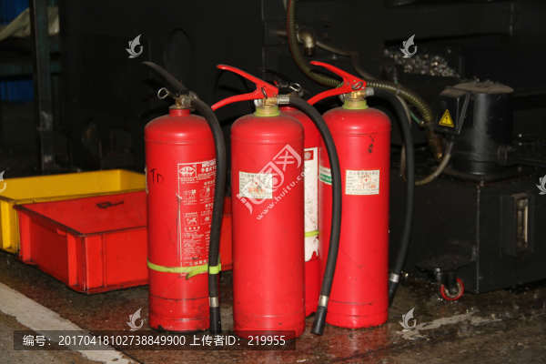 消防滅火器