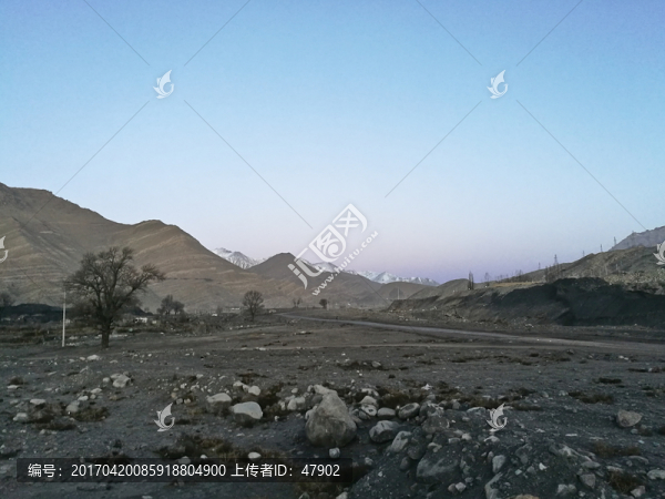 天山山脈