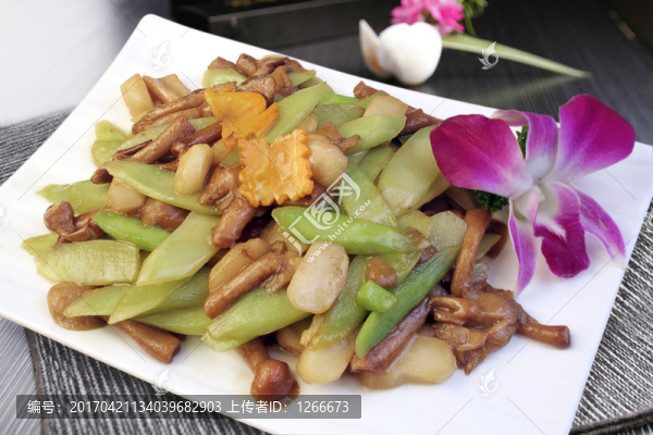 山珍芥蘭炒馬蹄
