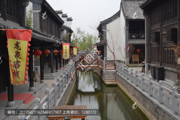 古城內景,龍泉客棧