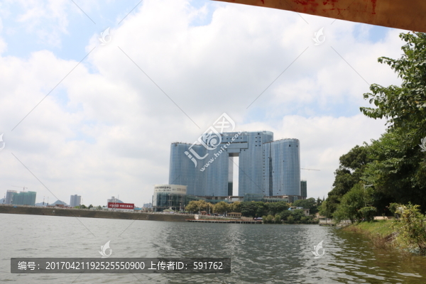 湖水