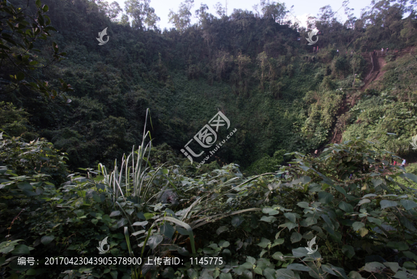 雷瓊火山口
