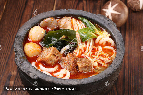 石鍋土豆粉