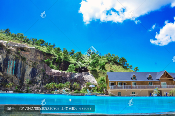 山水泳池