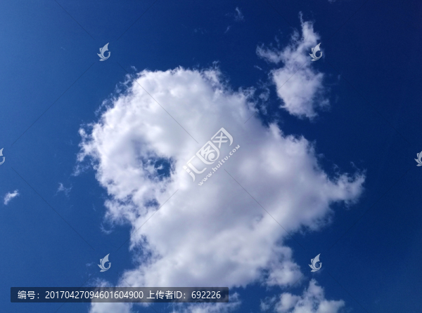 天空云朵