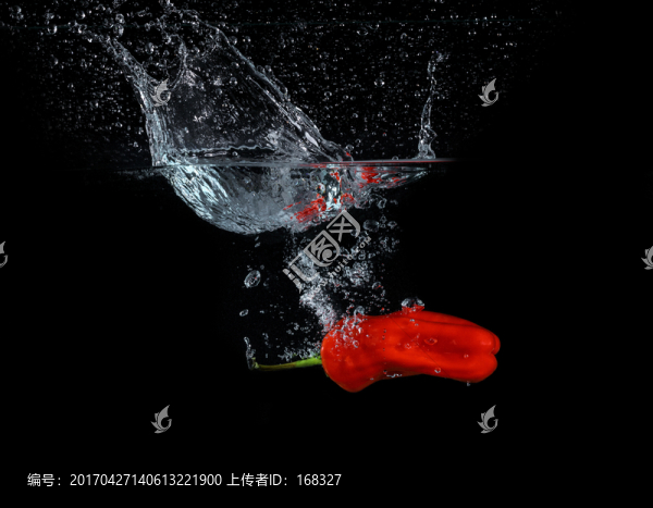 水中蔬菜高清圖