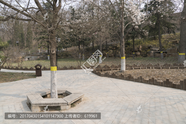 公園石板路休息石凳