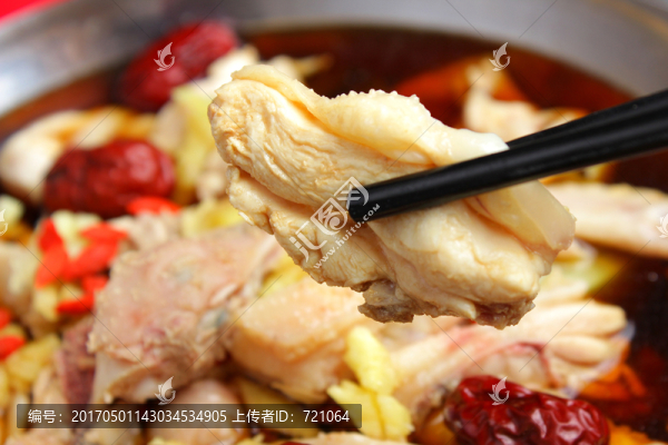鍋?zhàn)悬S酒煮雞,黃酒煮雞