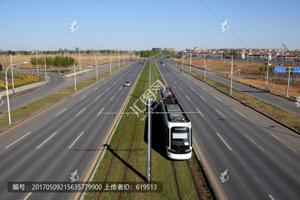 沈陽沈本大道,有軌電車