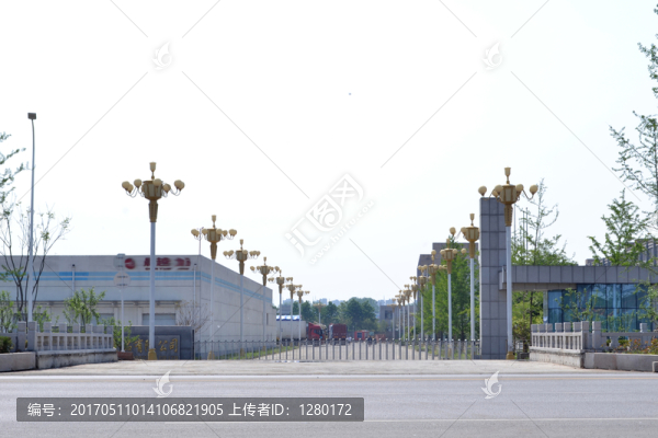 工廠大門