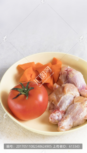 西紅柿,胡蘿卜,雞翅根烹飪?cè)? title=