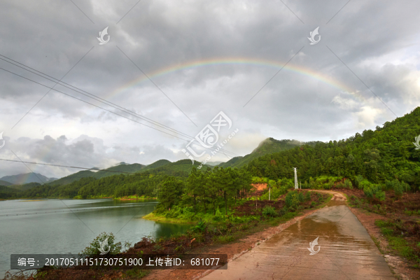天空彩虹