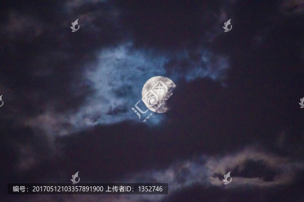 烏云蔽日