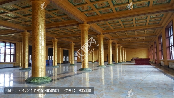 紅木展廳天花藻井吊頂裝修設(shè)計(jì)
