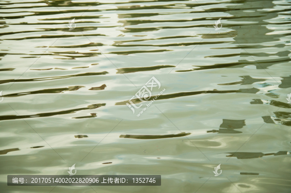 湖水