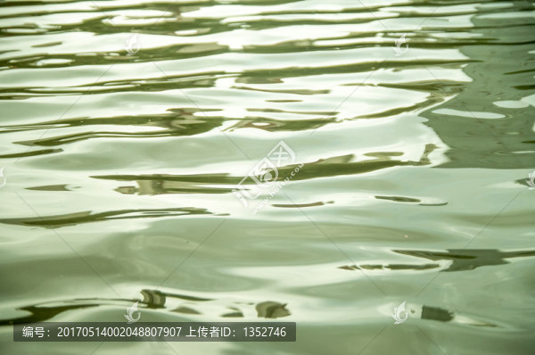 湖水