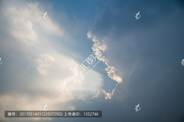 藍(lán)天白云