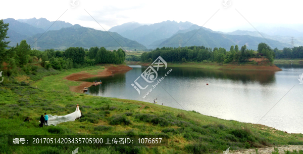 秦嶺水庫風(fēng)景如畫