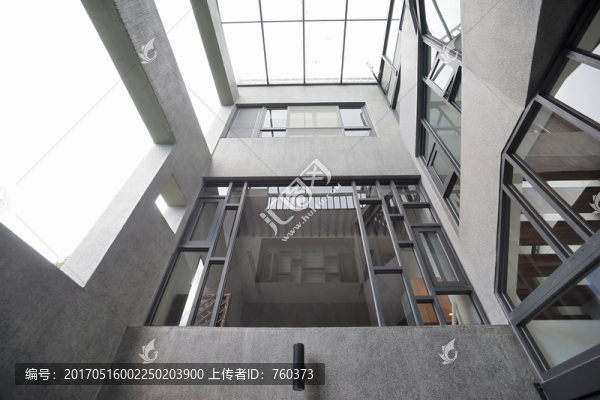 現(xiàn)代鋁合金玻璃門窗