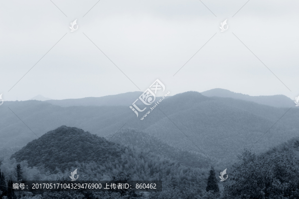 濃霧群山