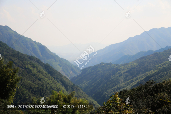 起伏大山