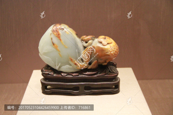 白玉皮子桃榴佛手擺件