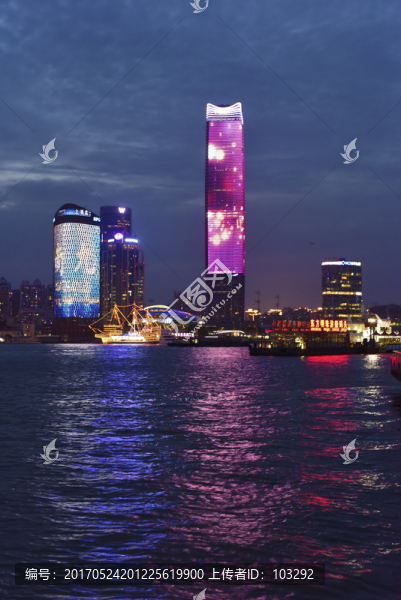 上海白玉蘭廣場(chǎng),夜景