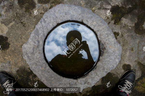 天井剪影