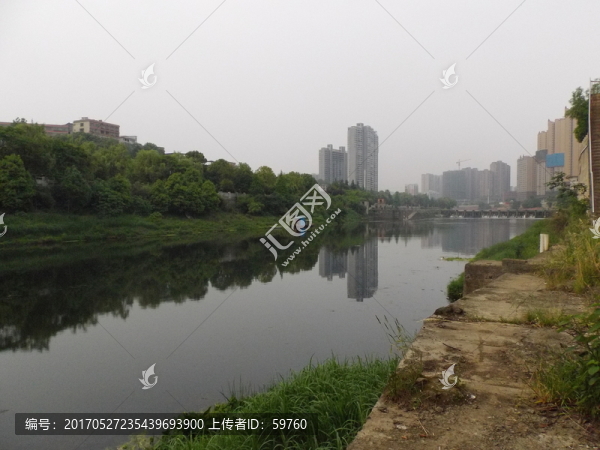 江邊春色