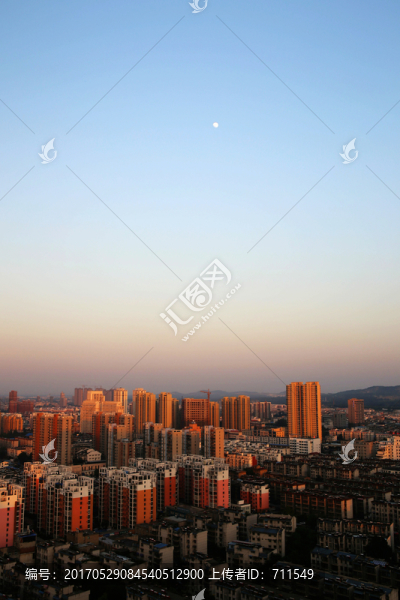黃昏樓群天空