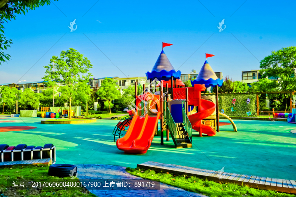 幼兒園滑梯,幼兒園活動場地