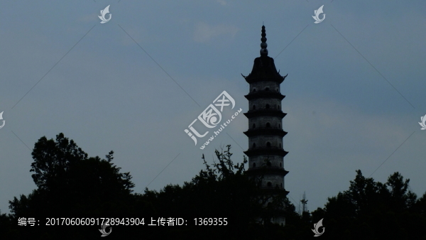 古塔剪影