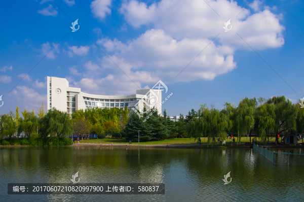 上海大學(xué)