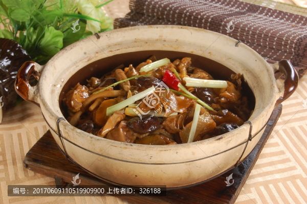 啫啫沙煲本地雞