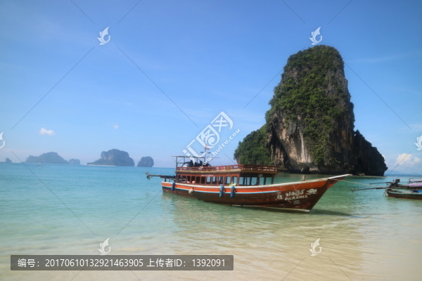 海邊的船