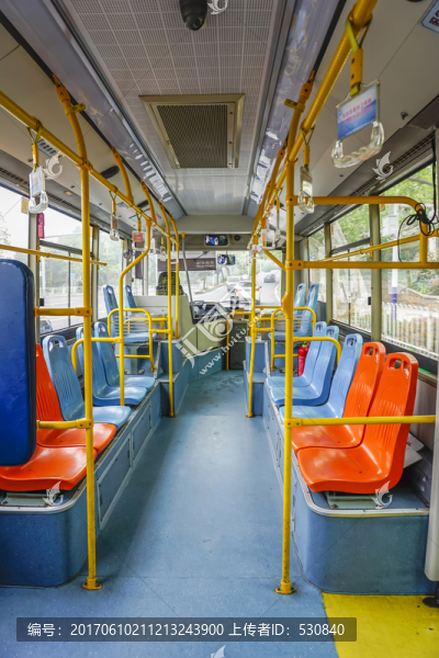 公交車內(nèi)景