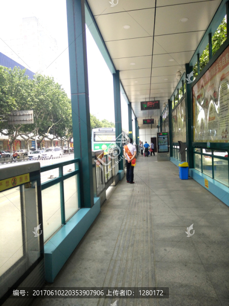 BRT,公交車站牌,地鐵站牌