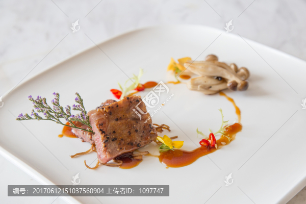 菌香牛肉